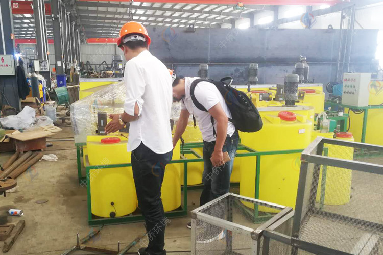 一體化地埋式污水處理設備加藥怎么加